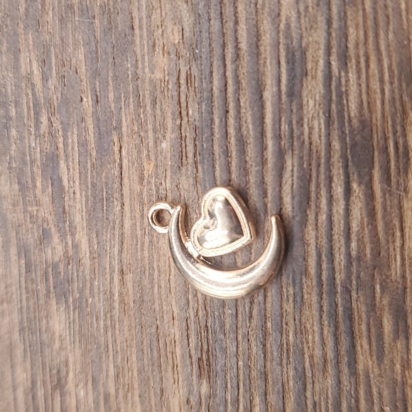 P110 - Picture 1 of 2